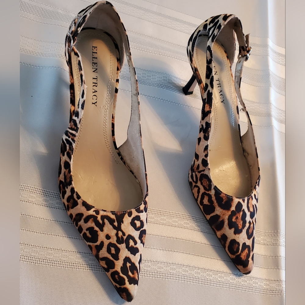 Ellen Tracy Leopard print short heels.